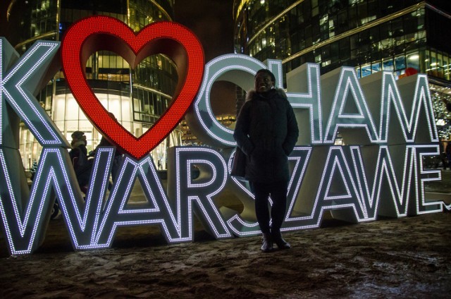 Walentynkowa klasyka to selfie pod napisem „Kocham Warszawę” na placu Europejskim i wspólna przejażdżka na lodowisku w sercu miasta.

Zobacz też: Walentynki 2018. Co kupić drugiej połówce na Święto Zakochanych? [PRZEGLĄD] 