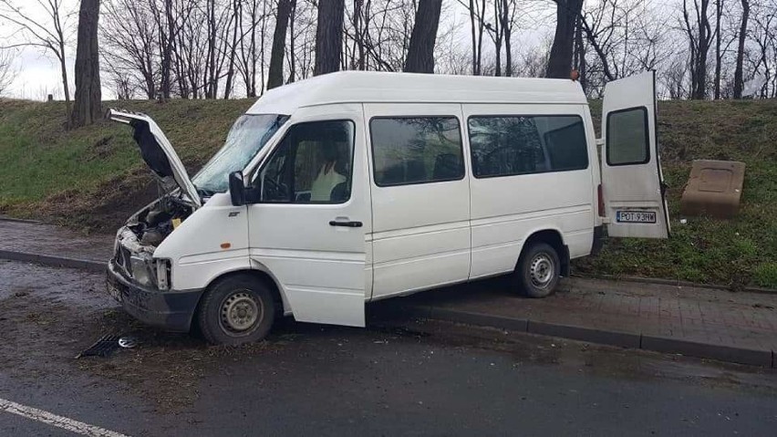 Do wypadku doszło w piątek 15 marca na ul. Kosieczyńskiej w...