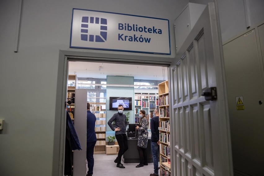 Biblioteka na os. Widok znowu otwarta. Tak wygląda po...