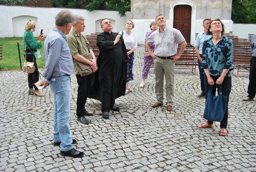 Kraśnik. Po koncercie „Odyssea” Henri Seroka oraz zagraniczni goście zwiedzili miasto. Zobacz zdjęcia