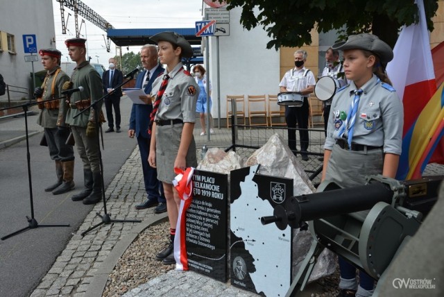 W Ostrowie Wielkopolskim odsłonięto pomnik poświęcony ostrowskim hallerczykom