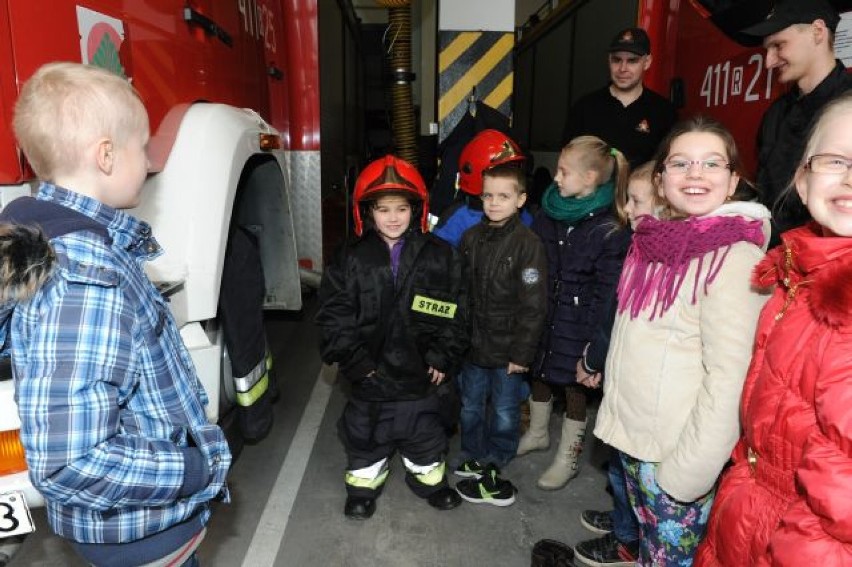 Wizyta dzieci u strażaków z Brzozowa