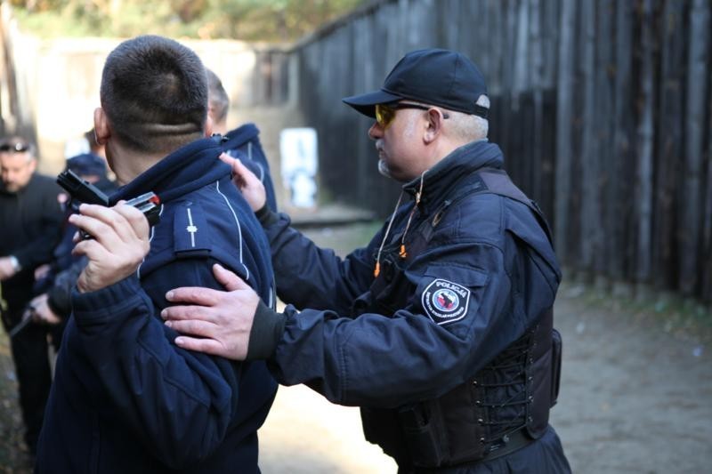 Policja w Poznaniu: Policjanci szkolą się na strzelnicy