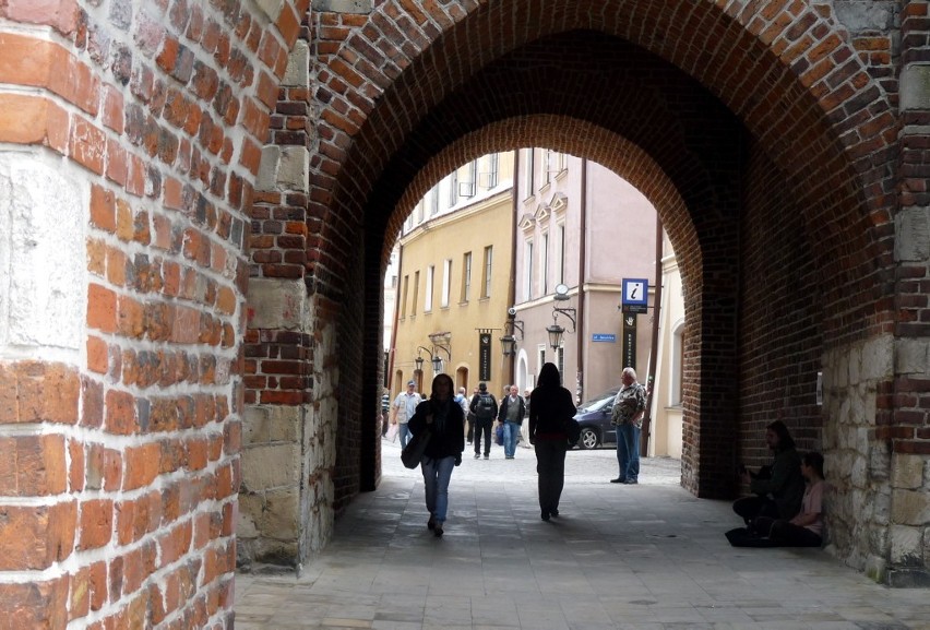 Brama Krakowska zaprasza na spacer po lubelskiej starówce