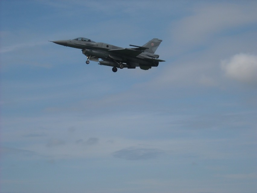 Lockheed Martin F-16C Fighting Falcon 4060 z 31 Bazy...