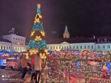 Na Rynku w Oświęcimiu odbywa się Jarmark Bożonarodzeniowy. Potrwa dłużej niż początkowo planowano [ZDJĘCIA]