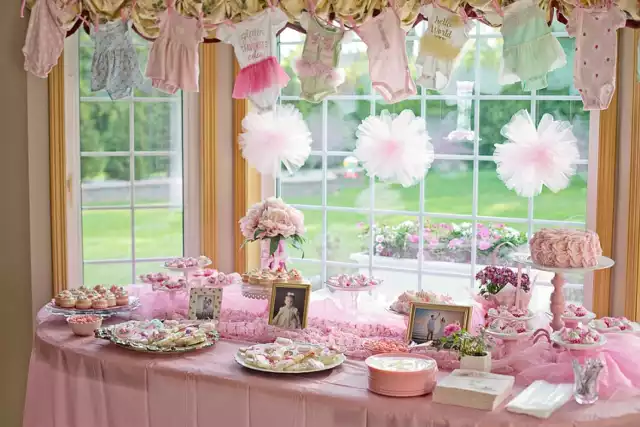 W galerii znajdziesz zdjęcia z tortami na baby shower i narodziny dziecka >>>>>