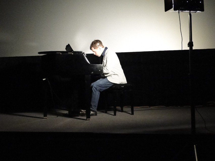 Grzegorz Płonka oczarował radomską publiczność swoją muzyką.