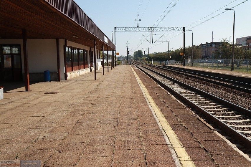 Na stacji są dwa perony, tak obecnie wyglądają.