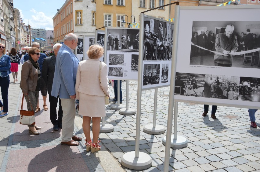 Trwają Dni Opola 2018. Opolanie bawią się na Rynku, Placu...