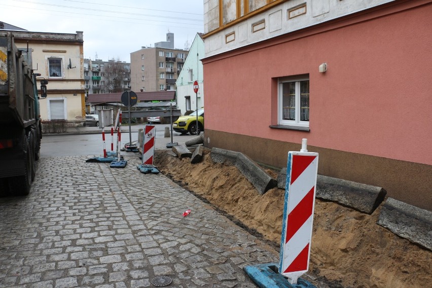 Ruszyła przebudowa ulicy Dąbrowskiego w Nowej Soli. Prace...