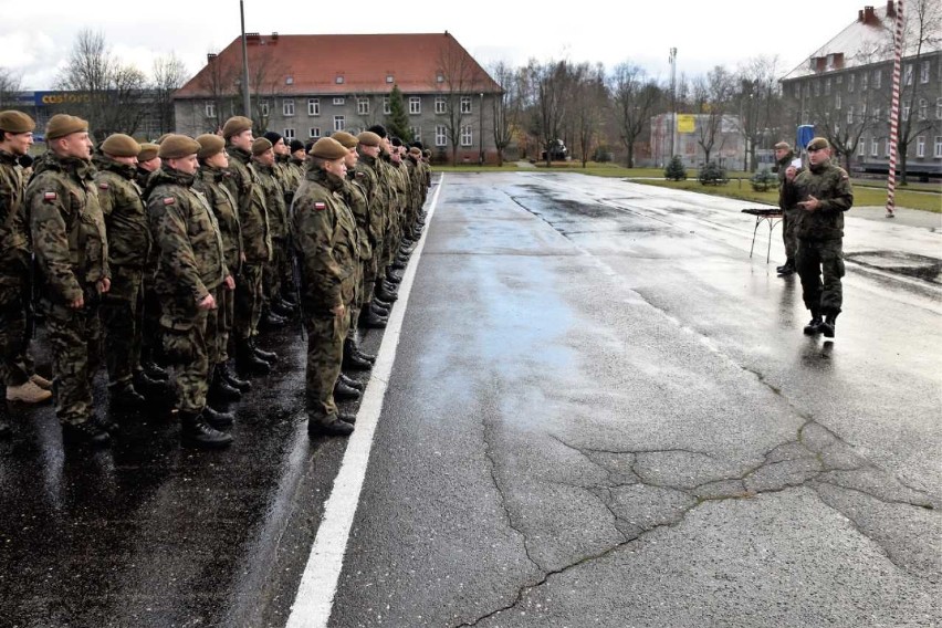 Malbork. Powiększył się miejscowy batalion Wojsk Obrony Terytorialnej. Obecnie ochotnicy szkolą się na "szesnastce"