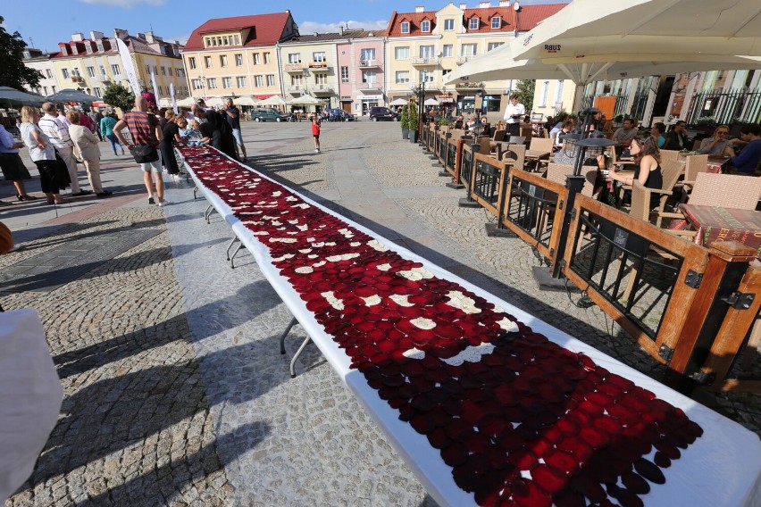 Największa sałatka z buraków i sera korycińskiego. Rekord...