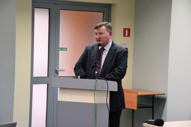 Dyrektor Powiatowego Urzędu Pracy w Skarżysku, Roman Białek, informuje, że ponad 2500 firm złożyło wnioski o pomoc z Tarczy Antykryzysowej.