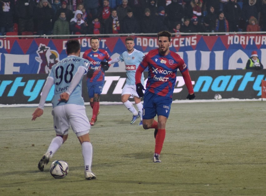 10.12.2021 r. Raków Częstochowa - Piast Gliwice....