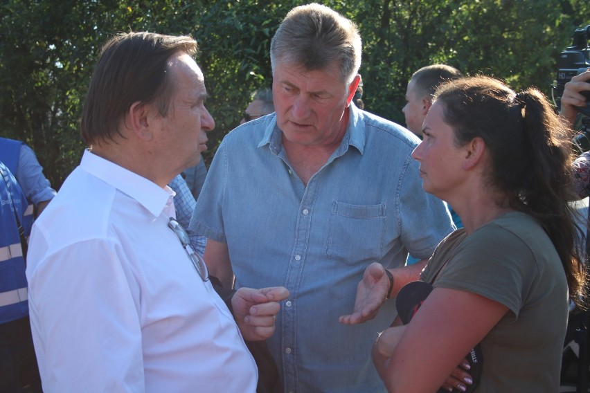 Prezydent Andrzej Duda odwiedził powodzian w Trzcinicy. Zobaczcie jak wyglądała wizyta głowy państwa na terenie Trzcinicy [ZDJĘCIA]