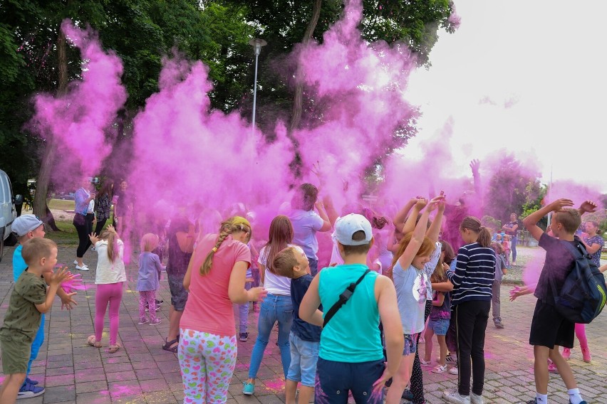 Kolorowe popołudnie na bulwarze Grotowskiego w Lublińcu