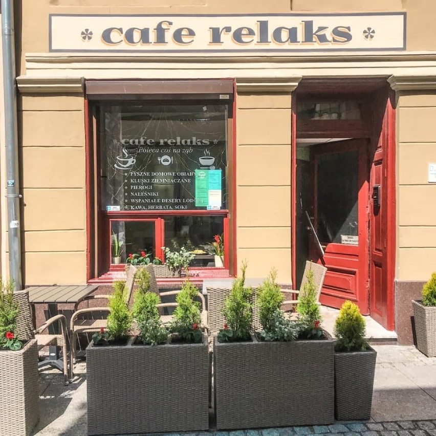 Cafe Relaks to kultowe miejsce w Toruniu, serwujące dania...