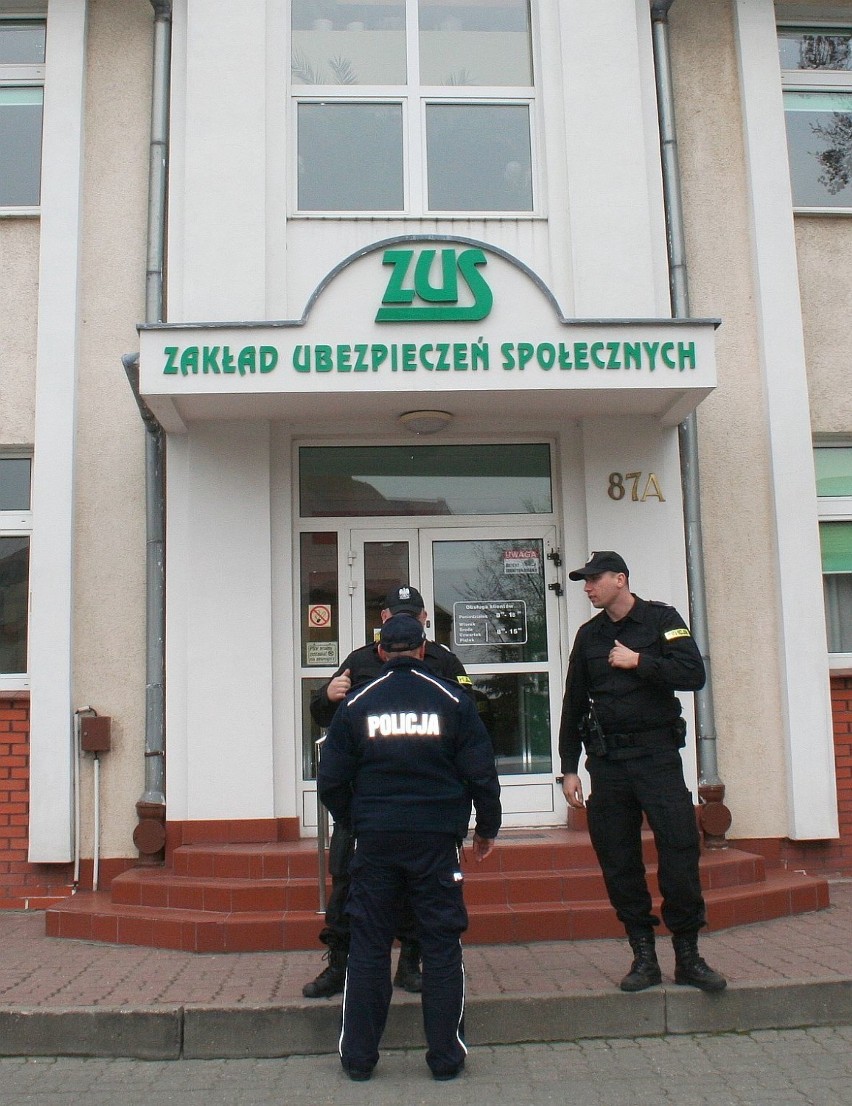 Dziś o godz. 11 budynek ZUS w Świeciu obległy policja, straż...