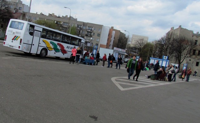 Autobusów PKS miało już nie być przy Węglowej. Tymczasem nic się ...