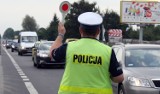 Jechali ponad 100 km/h w obszarze zabudowanym. Obaj stracili prawo jazdy