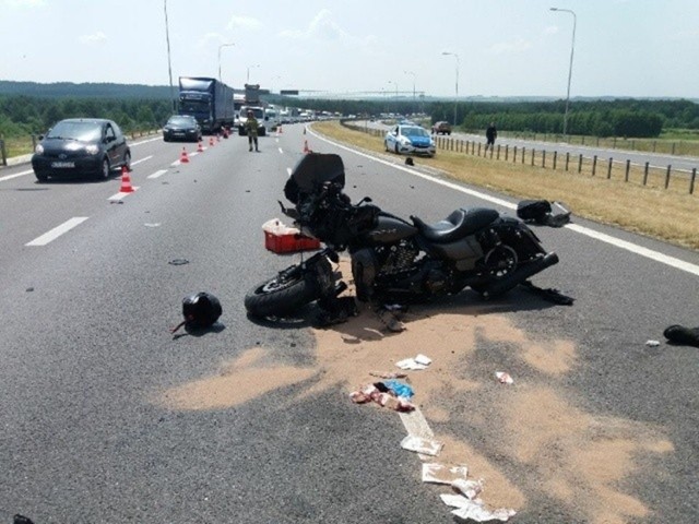 Tragiczny wypadek motocyklisty na S7 w Tokarni koło Chęcin. Zginał motocyklista z Będzina.

Zobacz kolejne zdjęcia. Przesuwaj zdjęcia w prawo - naciśnij strzałkę lub przycisk NASTĘPNE