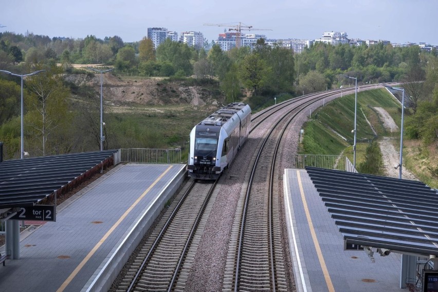 Wspólny bilet okresowy na komunikację miejską oraz kolej dla gdańszczan wcześniej. Zamiast 1 kwietnia 25 marca! Wspólny bilet ZTM, PKM, SKM 