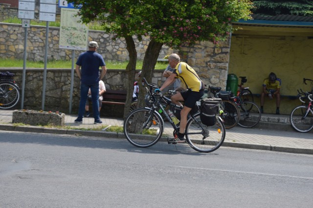 Ponad 1200 pielgrzymów przyjechało na rowerach na Górę św. Anny.