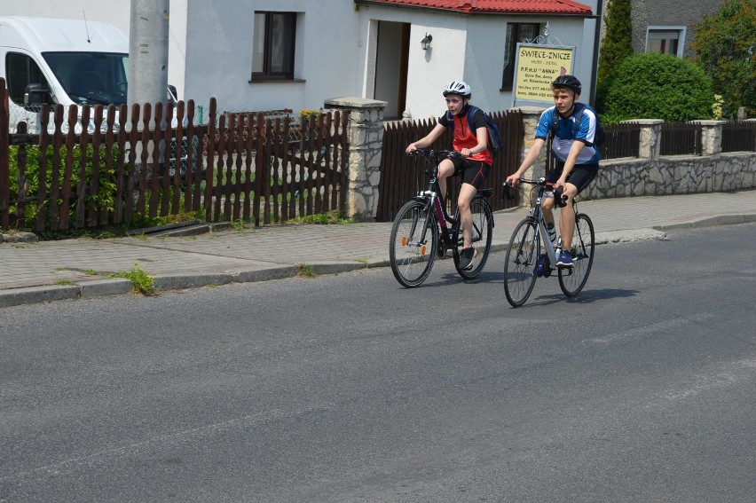 Ponad 1200 pielgrzymów przyjechało na rowerach na Górę św....