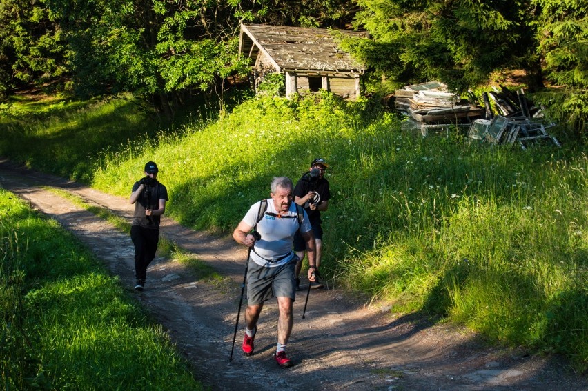 Przeszedł ponad 100 kilometrów w niecałe 21 godzin. Tak wyglądała #100Rolanda! 