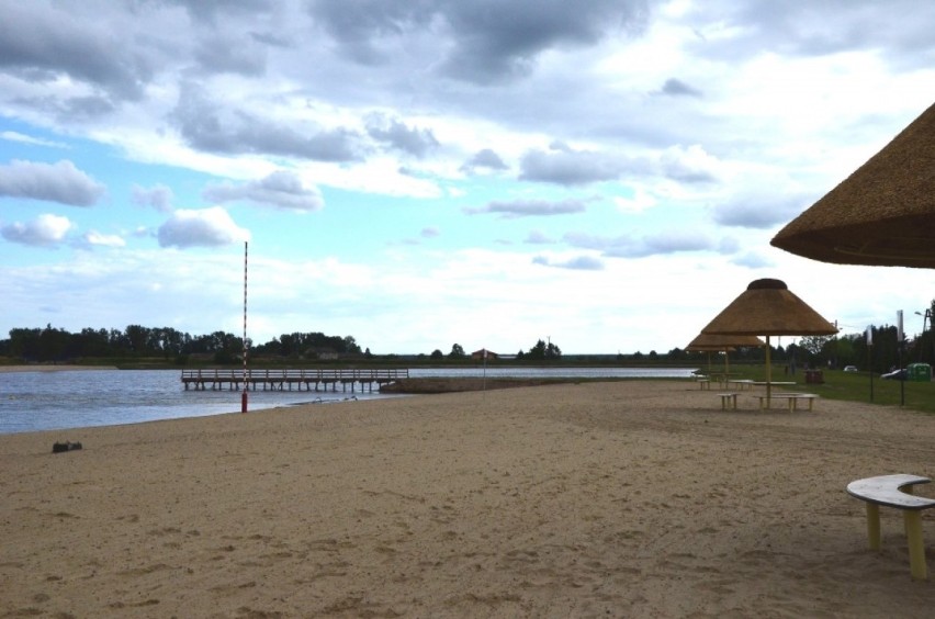 Plaża przy zalewie w Opocznie, po rewitalizacji, kąpielisko...