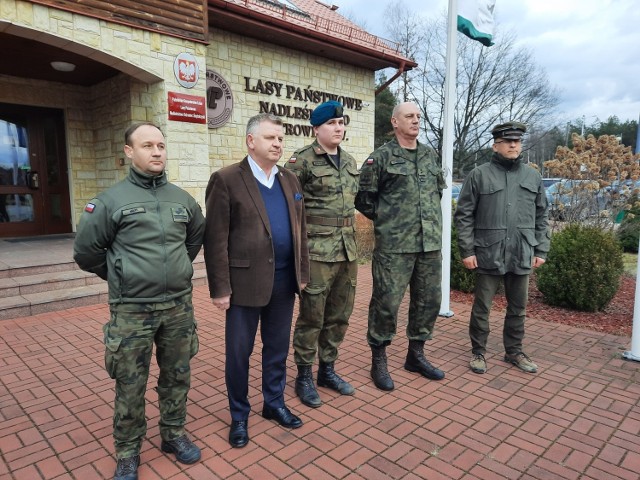W organizację Biegu Tropem Wilczy, razem z senatorem Jarosławem Rusieckim włączyli się również mundurowi.