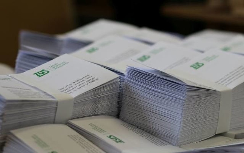 W Słupsku znaleziono ok. 200 rozsypanych listów z ZUS. W większości miały trafić do Ukraińców.