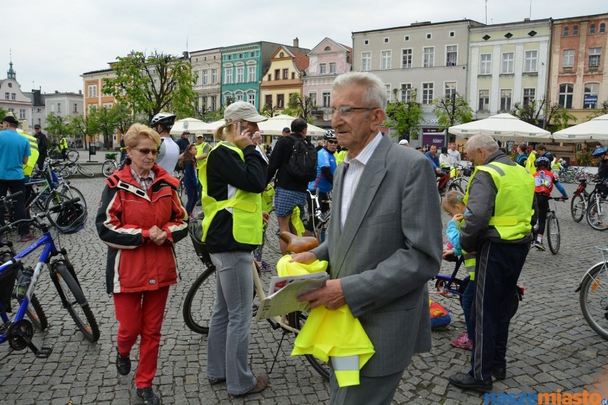 Rowerowa Majówka w Lesznie - meta nad zbiornikiem w...