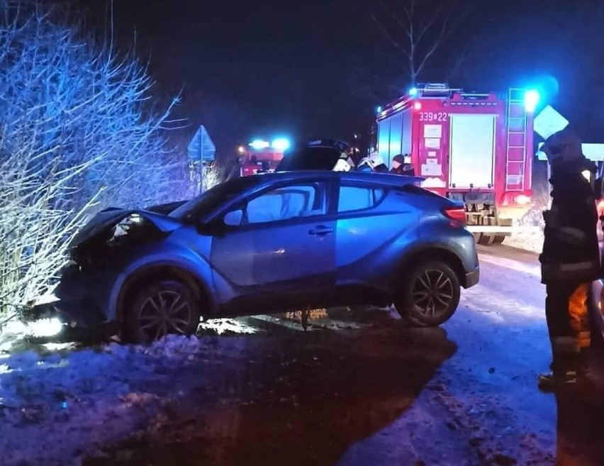 Czołowe zderzenie koło Trzepowa (gm. Przywidz). Jedna osoba została ranna