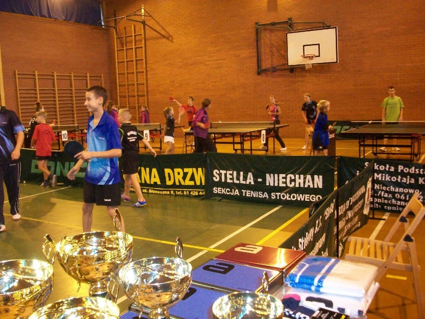 W Niechanowie rozpoczęto sezon tenisa stołowego.