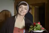 Izabela Dąbrowska, aktorka „Blondynki” i „Na wspólnej”, obchodzi 57. urodziny. Zobacz, jak wyglądała kiedyś!