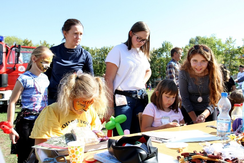 Piknik na boisku UJK w Piotrkowie - Podaruj dzieciom uśmiech