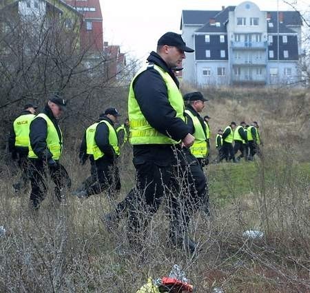 Poszukiwania zaginionej prowadziła policja w okolicach Rataj. Fot. P Jasiczek