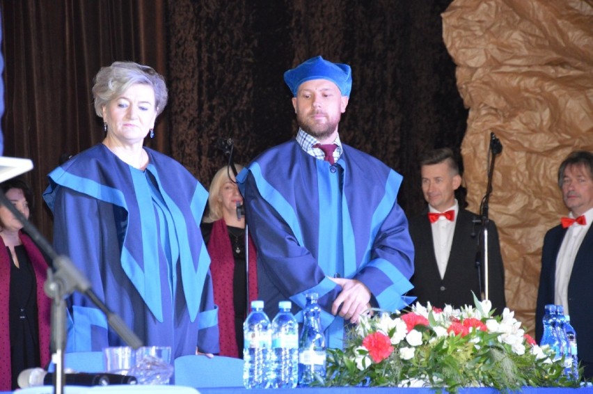 Bełchatów: Społeczna Akademia Nauk zainaugurowała w Bełchatowie rok akademicki