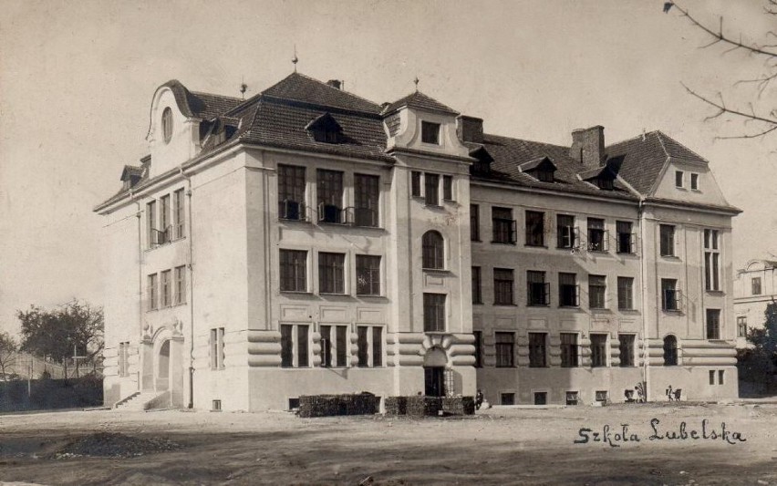 Wydział Prawa KUL

1911 r., Szkoła Lubelska - budowę gmachu...