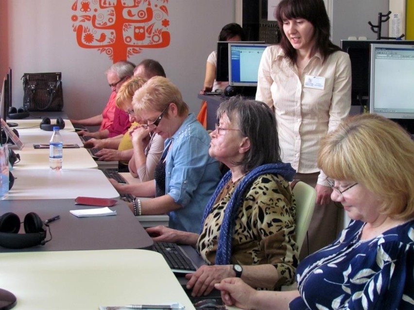 Piekary Śląskie: Latarnicy w piekarskiej bibliotece miejskiej