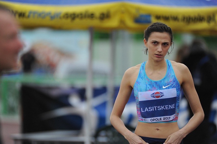 Wśród kobiet na Stadionie im. Opolskich Olimpijczyków nikt...