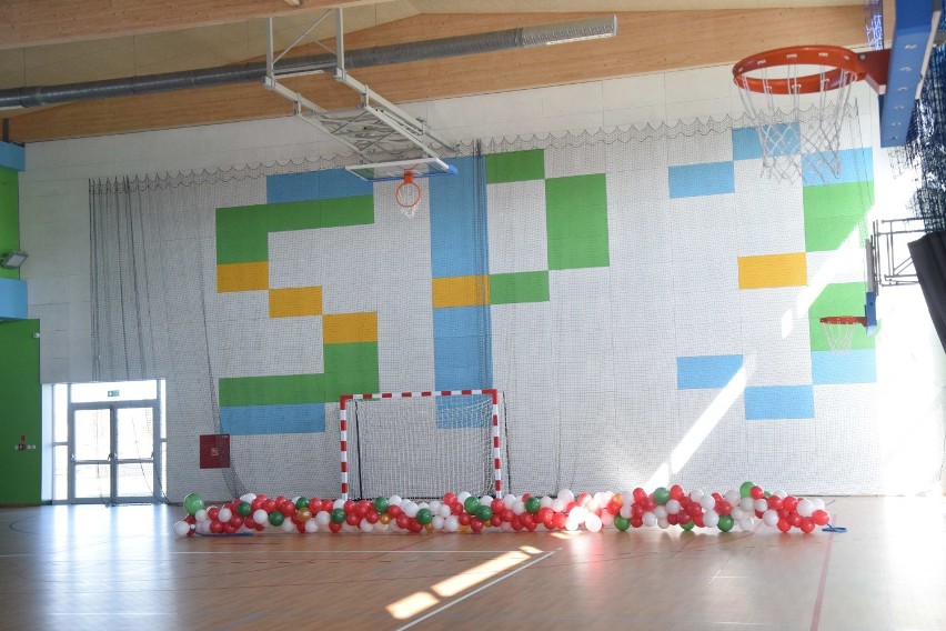 Malbork. Hala sportowa Szkoły Podstawowej nr 3 uroczyście otwarta [ZDJĘCIA]. To "meta wyścigu z przeszkodami"