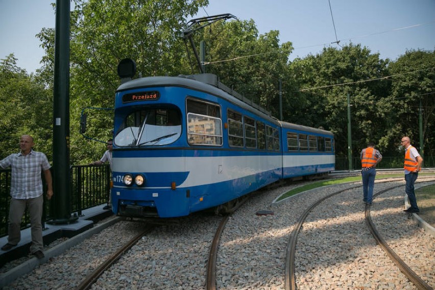 Takim modelem jeździ tramwaj nr 22 na trasie Borek Fałęcki -...