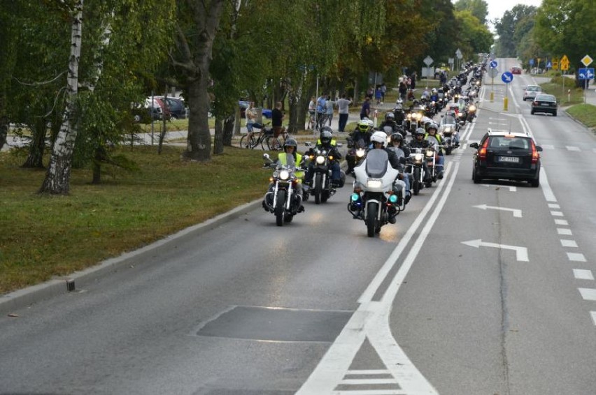 Imponująca parada motocykli podczas Dni Ziemi Sztumskiej - widok z perspektywy ulicy Sienkiewicza [ZDJĘCIA]