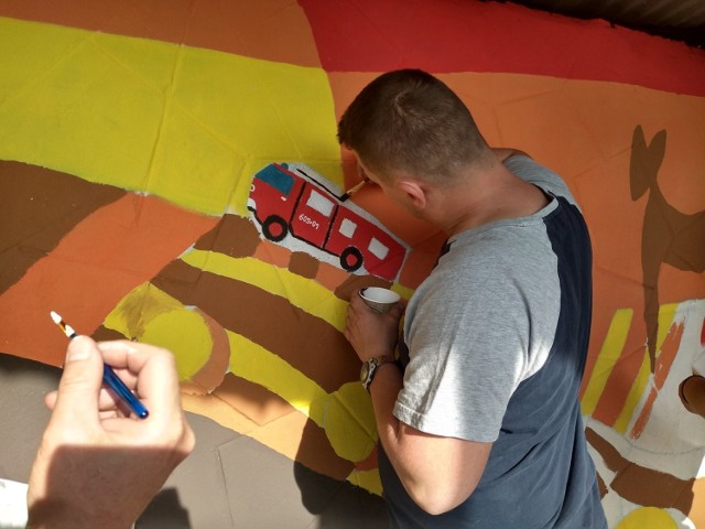 Eko mural w Brodnicy. Wzięli pędzle do ręki w niesamowity sposób odnowili przystanek autobusowy w Brodnicy

(NASZA BRODNICA)