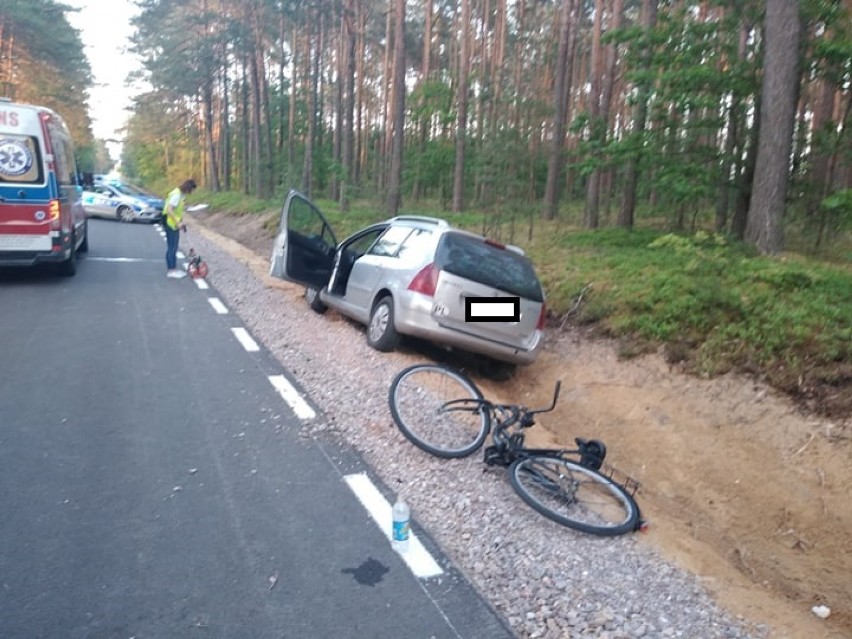 Śmiertelny wypadek w gminie Przedbórz. Jedenastolatka wjechała pod peugeota