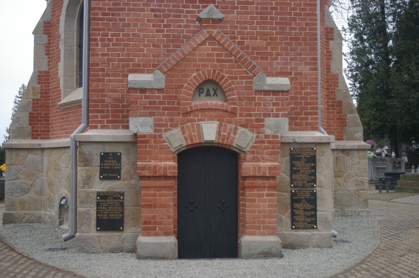 Kaplica Miłkowskich po renowacji. Uwagę przyciągają detale