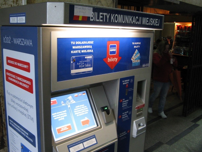 Automaty oferujące warszawskie bilety postawiła Mennica Polska